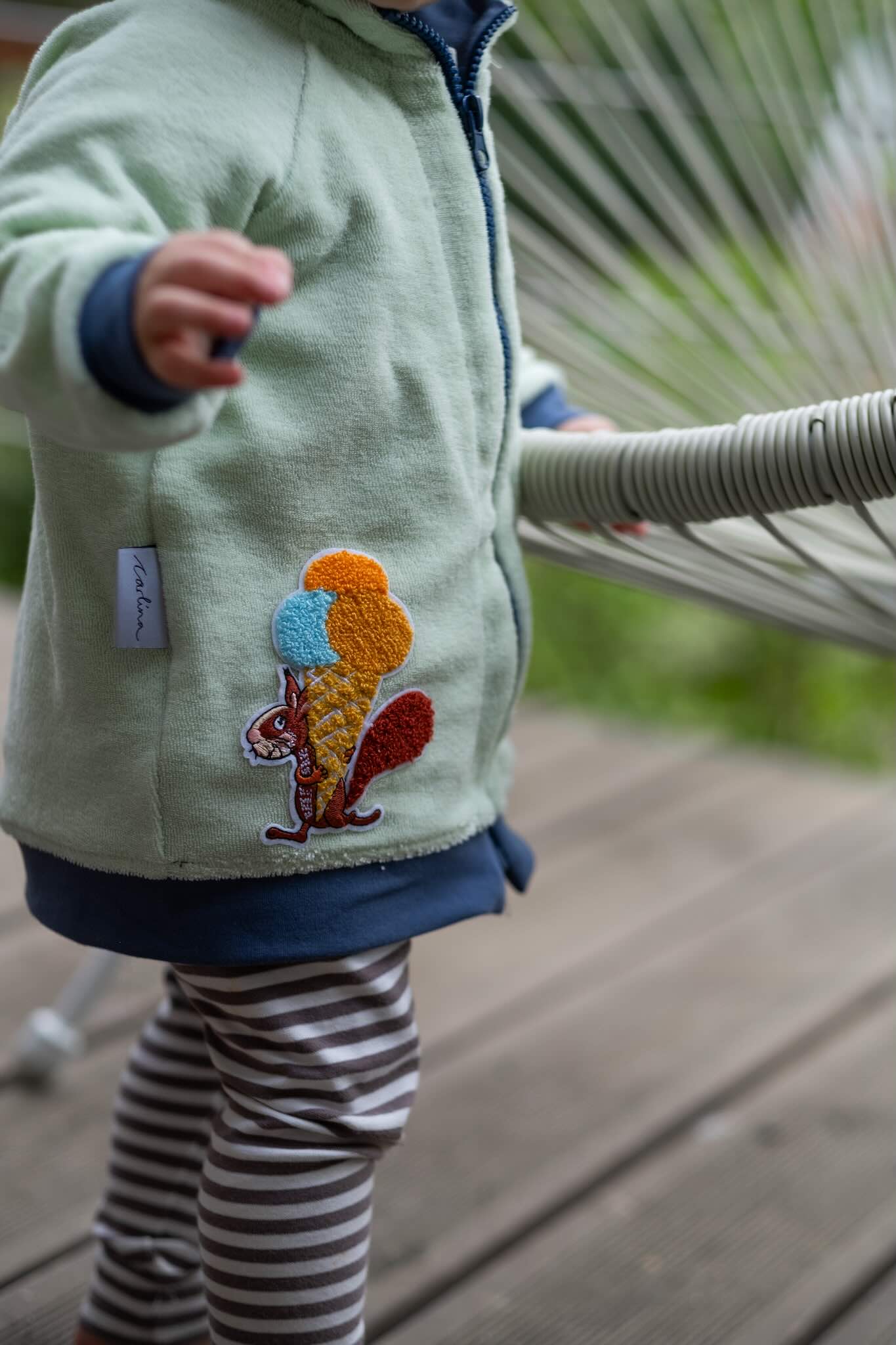 Jacke mit Chenille Patch Eishörnchen