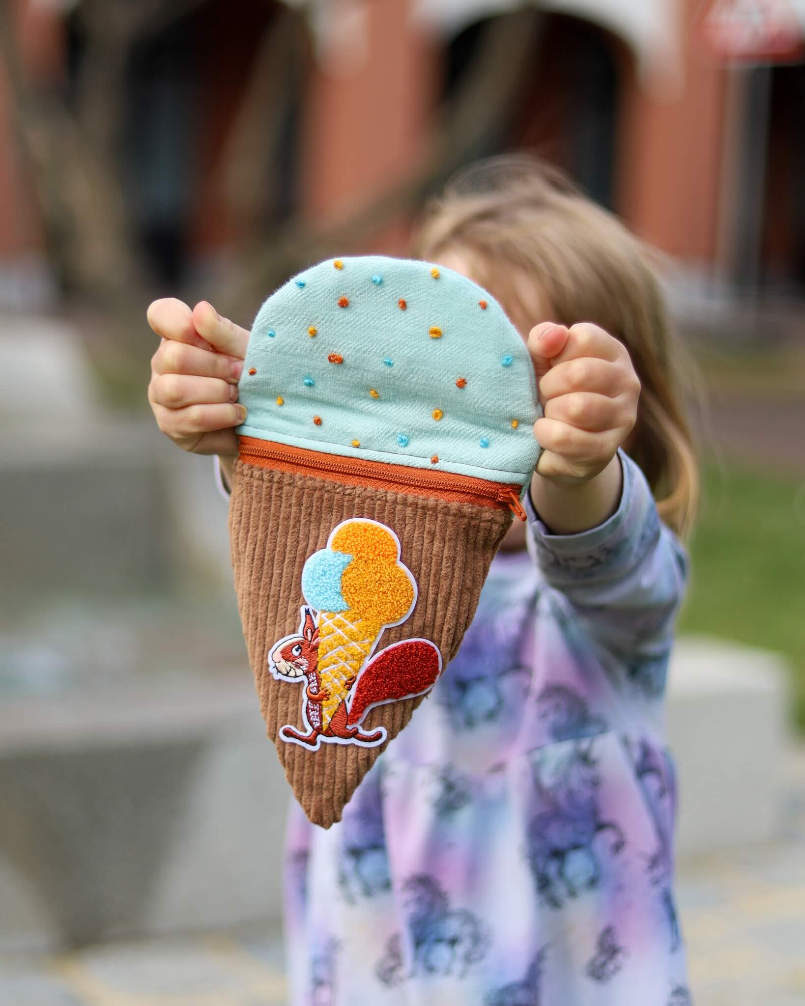 Tasche mit Chenille Patch Eishörnchen