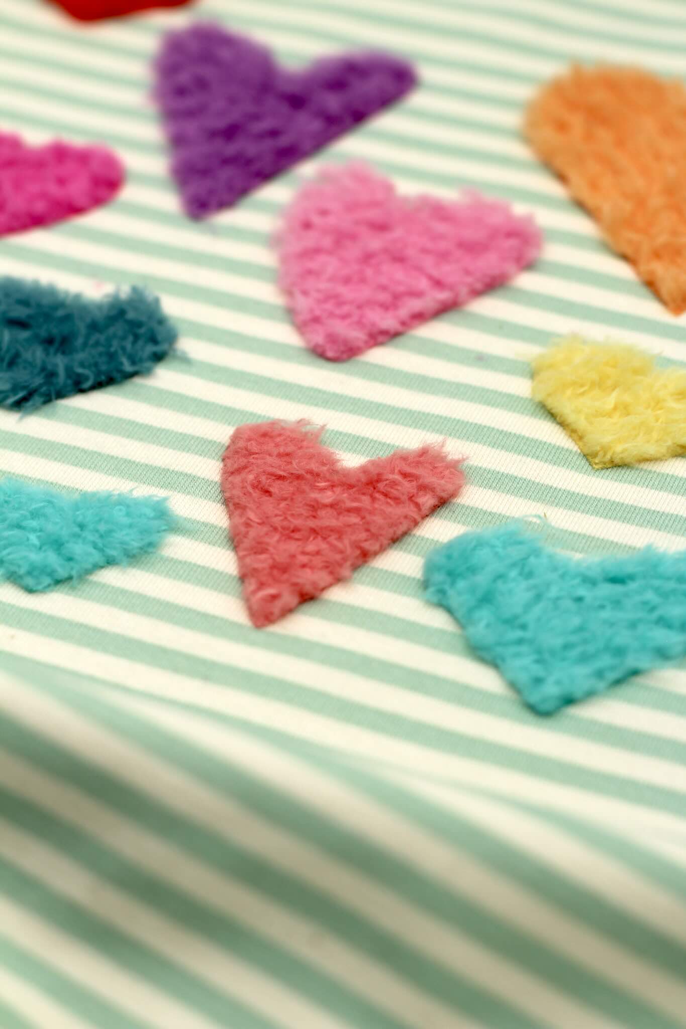 Flauschi Patch – Bunte Herzen Mix