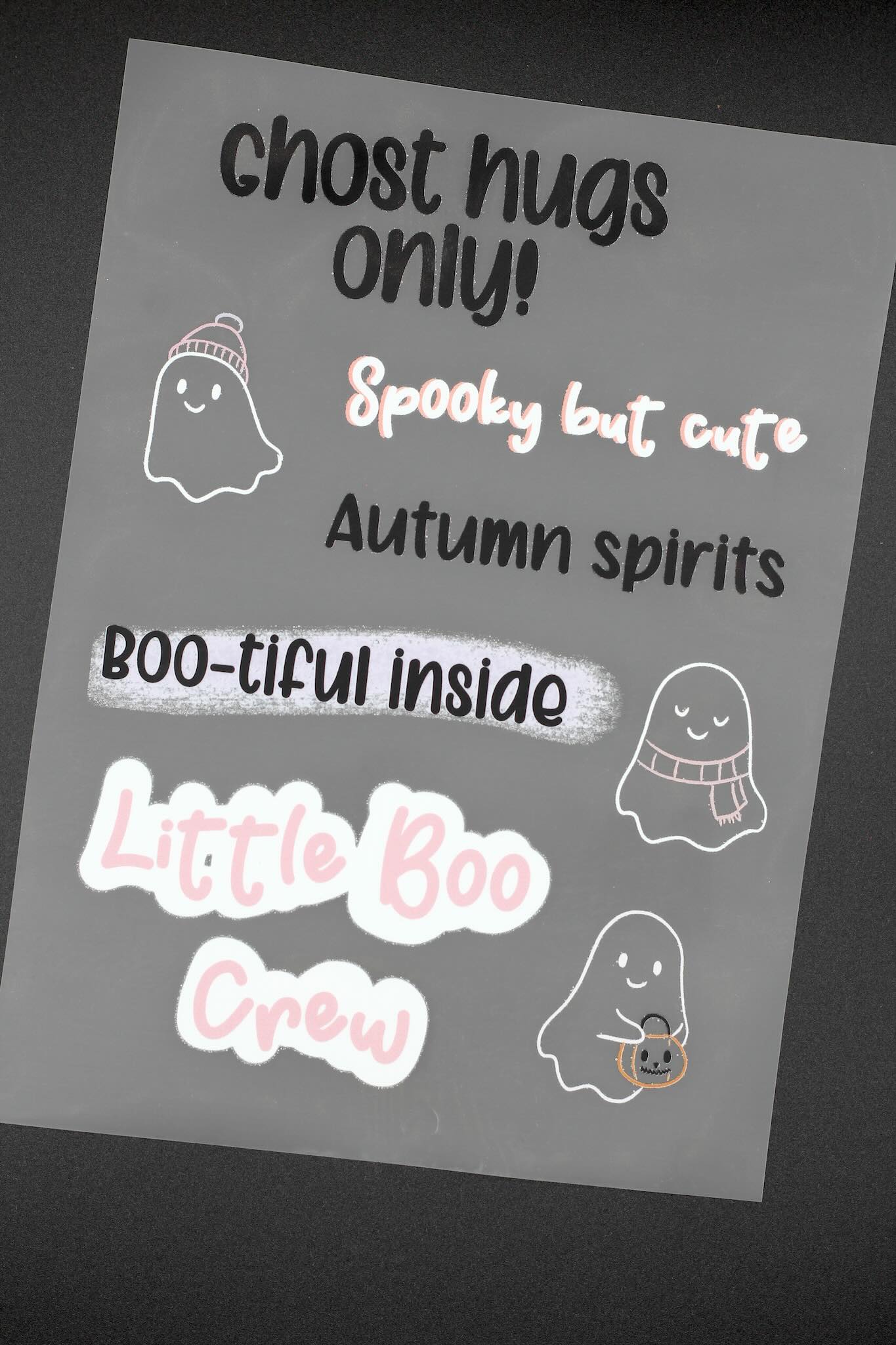 Bügelbildbogen A lot to BoooH