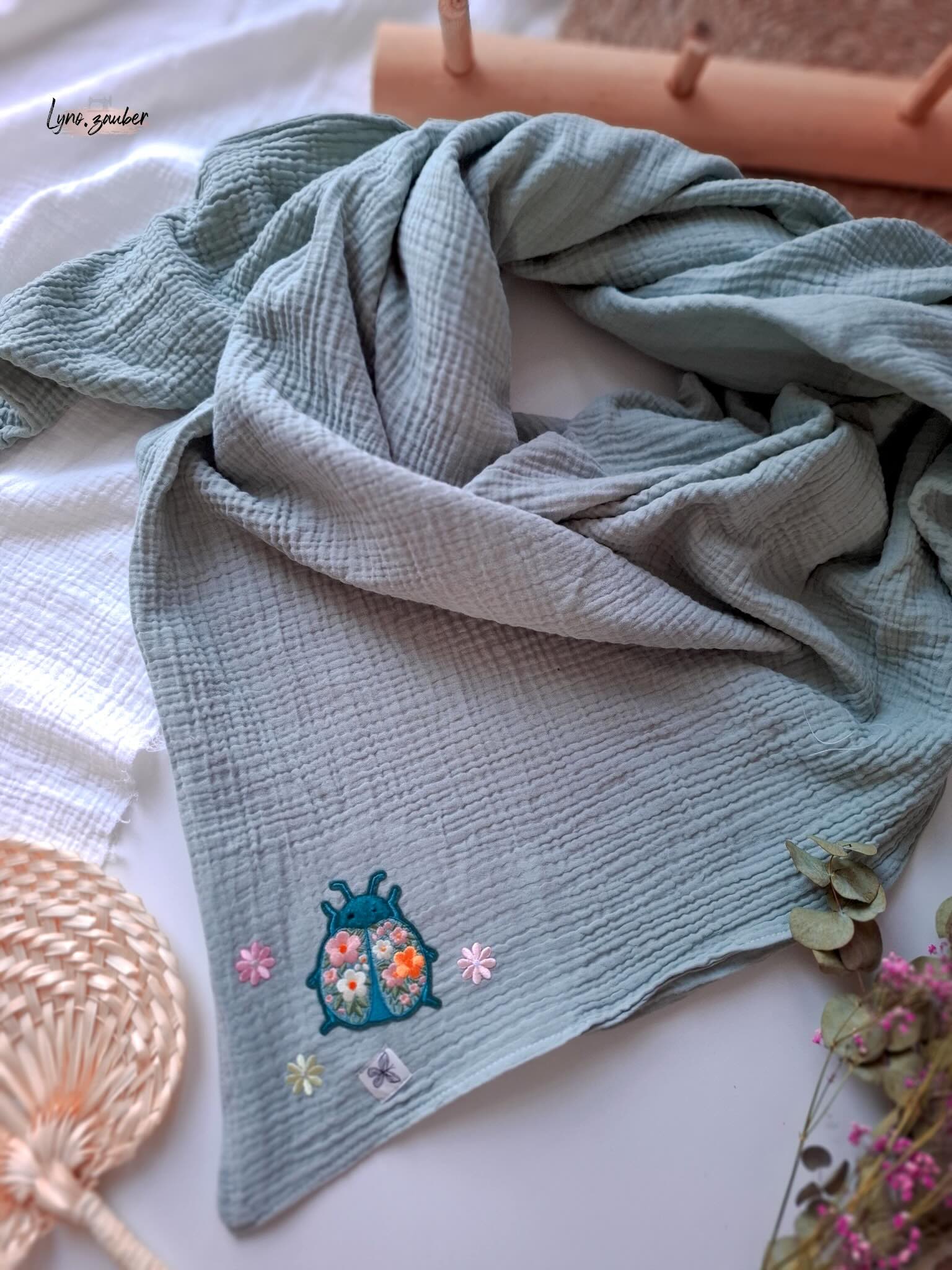 Chenille Patch – Brummi Blumenkäfer