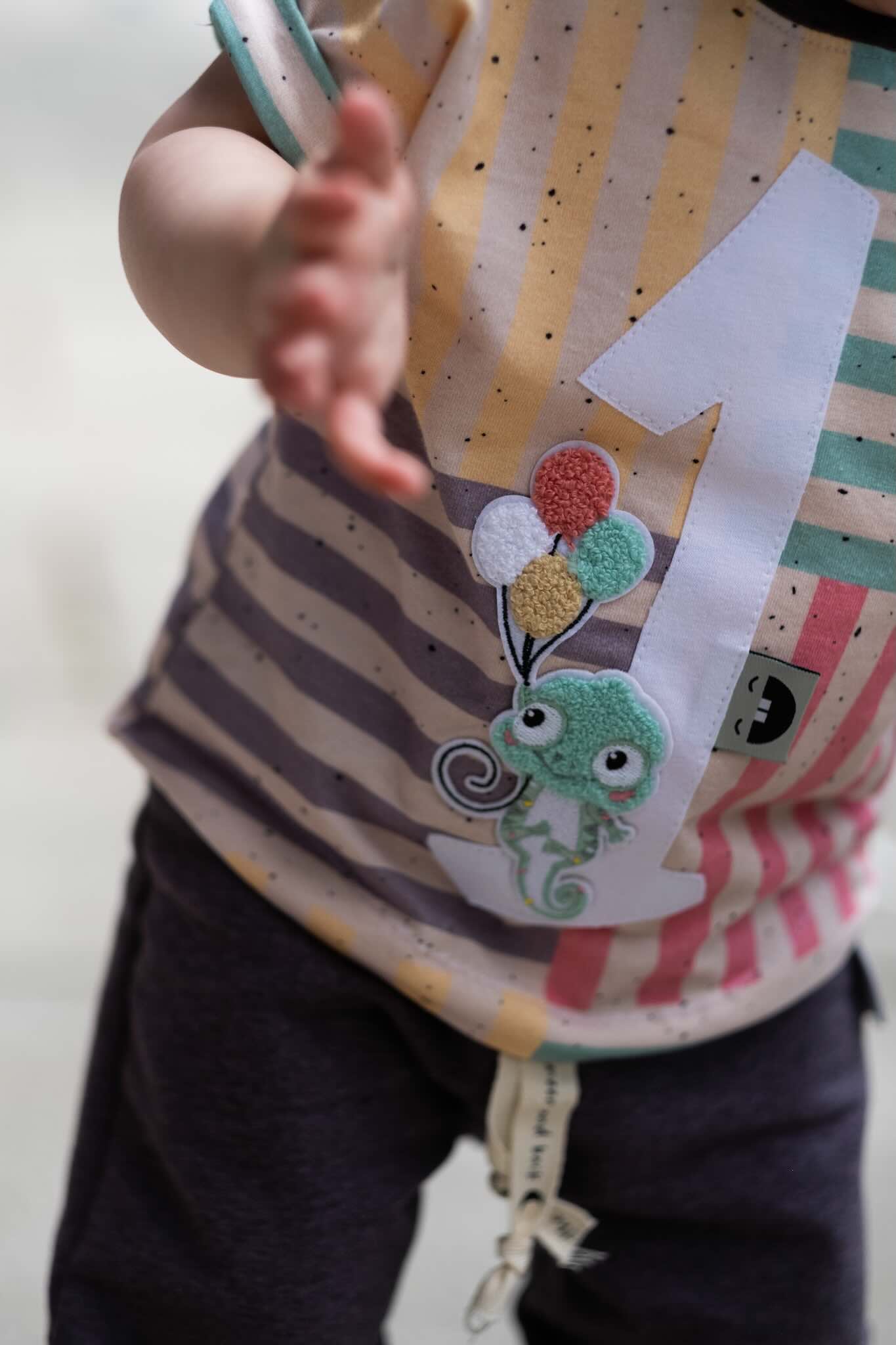 T-Shirt mit heniulle Patch CHamäleon